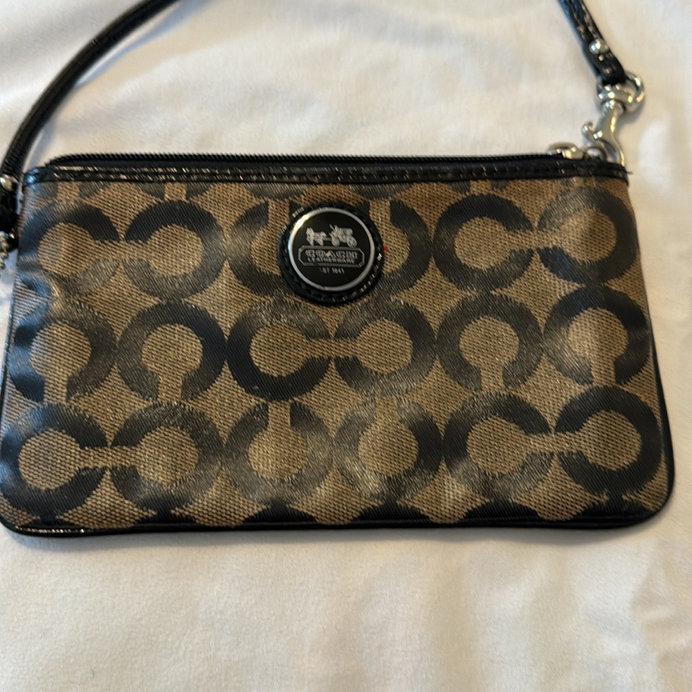 Coach wristlet - Picture 2 of 4